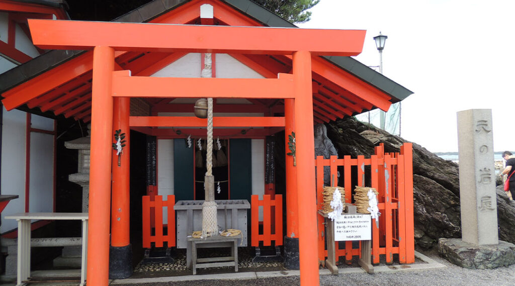 風光明媚な二見浦で縁結びや夫婦円満を祈る4