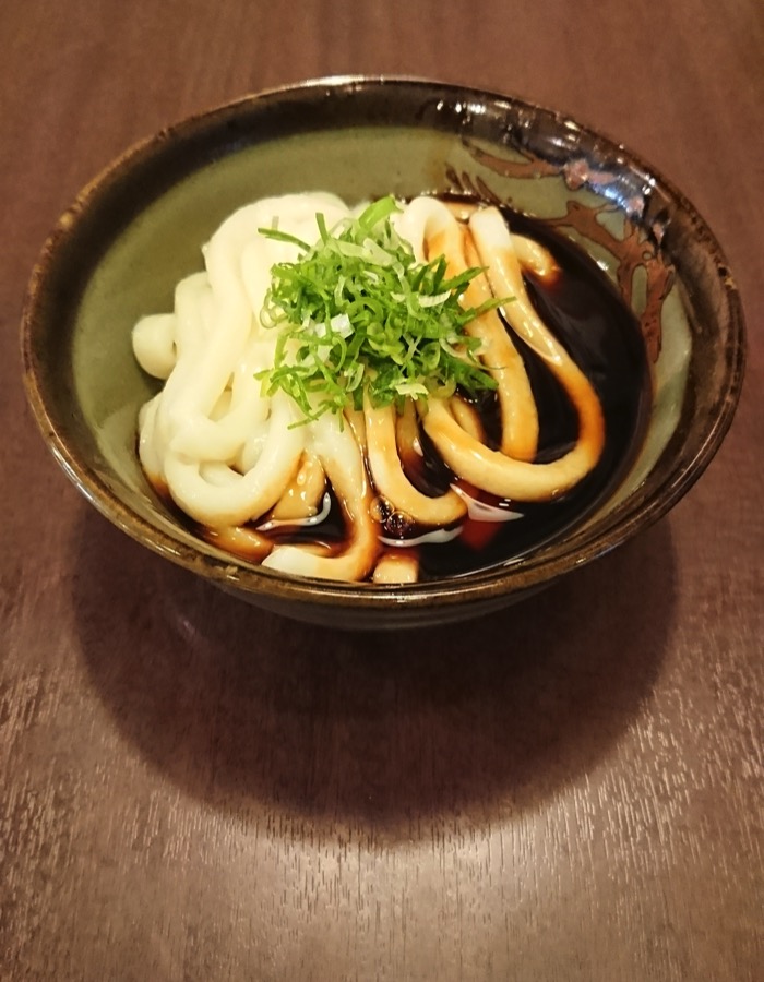 柔らかいうどんによく絡む濃厚な特製ダレ3