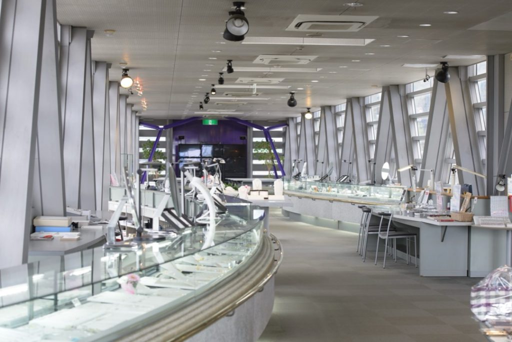 世界に一つだけを求めて_パールファルコ　伊勢 Flagship Store2