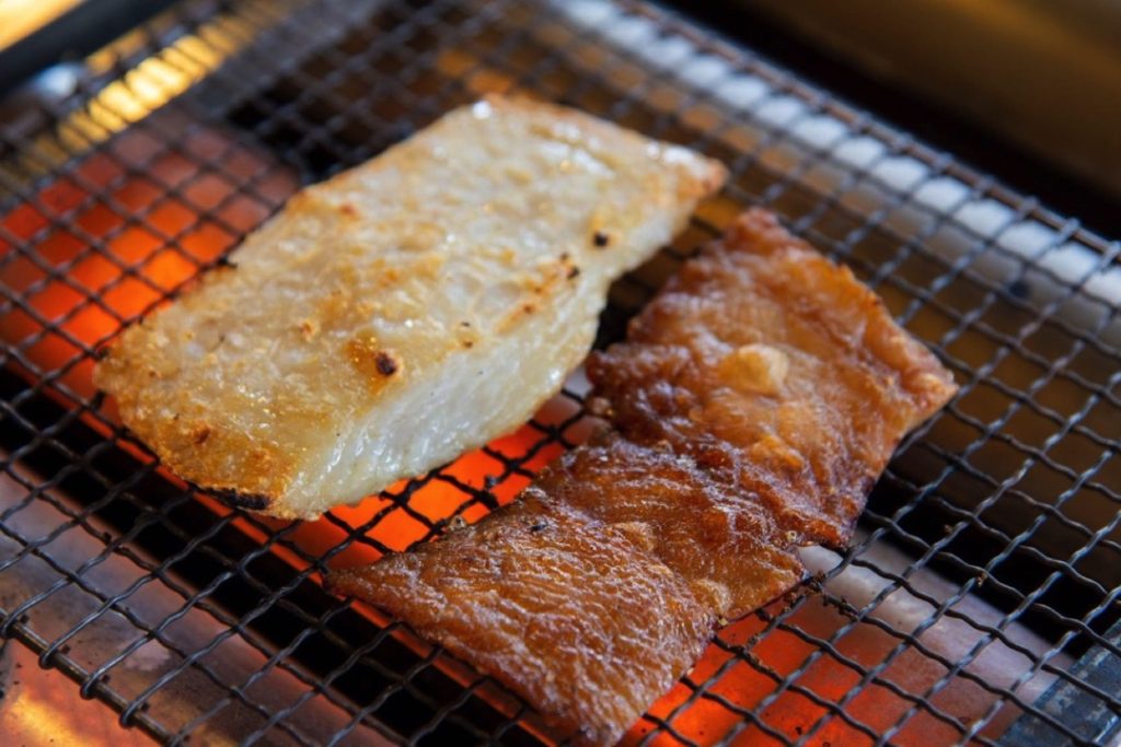 名物「さめのたれ」など伊勢の干物がずらり！_伊勢ゑびすひらき屋3