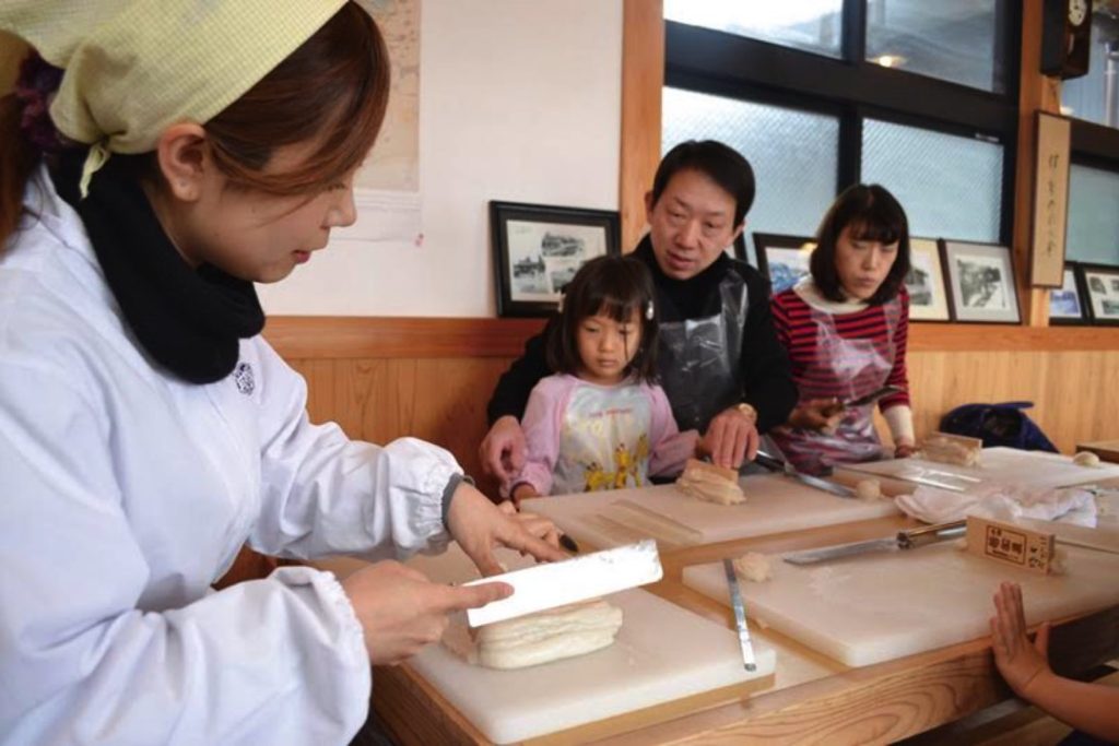 手作り体験もできる創業120年のかまぼこ屋_若松屋4