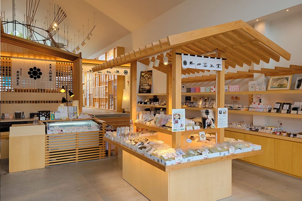 創業150年以上の老舗で昆布の奥深さに出会う_奥井海生堂 伊勢VISON店1