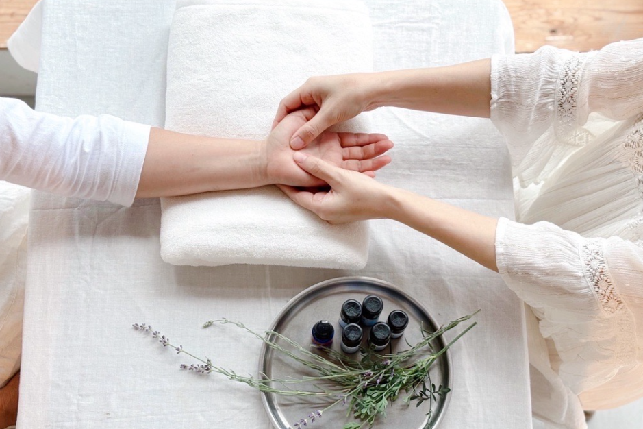 植物でお手当の日 ～アロマハンドセラピー～